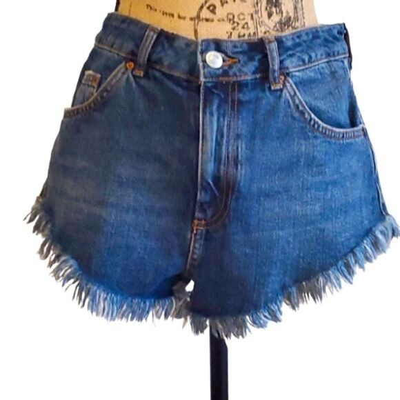 TOPSHOP Kiri Frayed High Waist Jean Shorts Size 6 - Picture 2 of 8